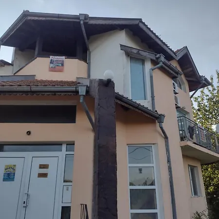 Plamena Affittacamere 3*