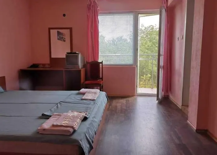 Plamena Gæstehus 3*