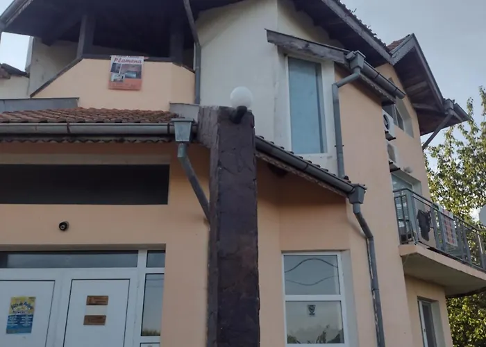 Plamena Gæstehus 3*