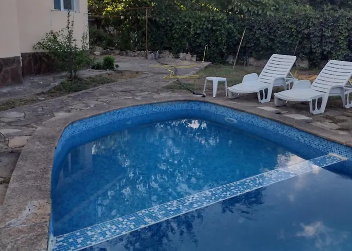 Plamena Gæstehus 3*